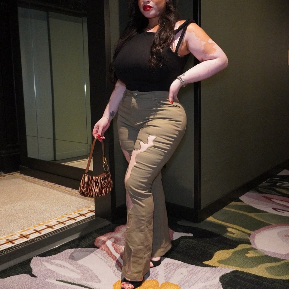Mesh insert pants